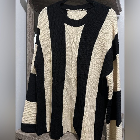 Women’s Colorblock Sweater Stripe, Round Neck, Casual-Black/Cream-XL - Picture 1 of 6